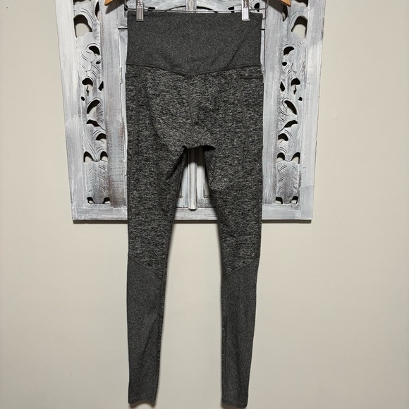 Athleta Exhale Heel Tight Stash Pocket Heather Gray High Waisted Leggings - Picture 5 of 8
